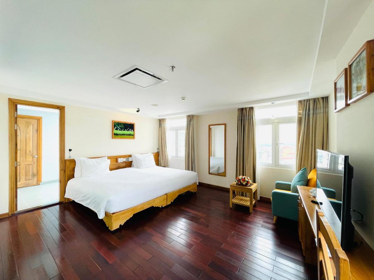 Romance Hotel Hue Exterior foto